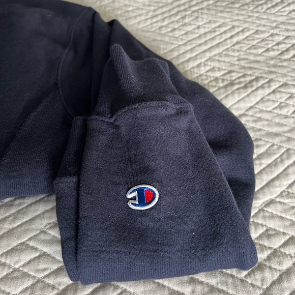 Champion - Navy Fleece Crewneck - CA SM - Picture 5 of 11